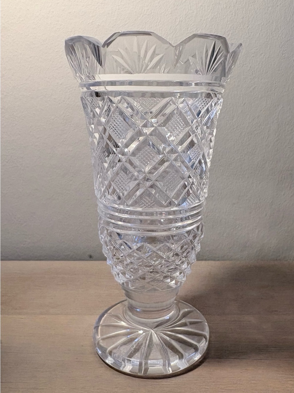 Bohemia Crystal – Hand‑Cut Pedestal Vase